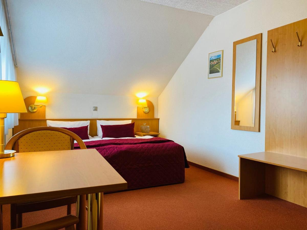 Zum Goldenen Adler Hotel Pfarrweisach Ngoại thất bức ảnh